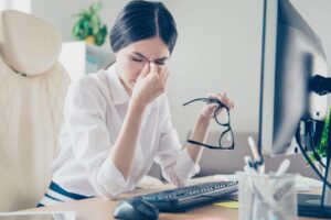 青光眼多数没自觉！正确诊断不只测眼压，眼科医师图文解说，远离视力衰退、失明