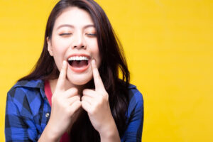 植牙平均使用寿命能超过10年!重建缺牙前,先懂如何避开植牙地雷、4种可能后遗症