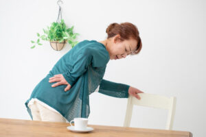 健保卡看同疾病排行NO.1！专家教你“下背痛”如何放松，改善腰椎、驼背妙招