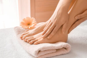 每天5分钟，不再踩地就脚痛！睡前5步骤前后脚拉一拉，改善足底筋膜炎