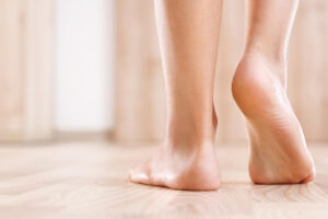 静脉曲张不只是美观问题，严重恐致命！医：下肢红肿热痛，微创静脉内雷射一劳永逸