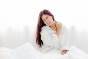 久坐不动、低头滑手机，造成肩颈酸痛、偏头痛！酸痛专家帮你找原因、给解方助修复