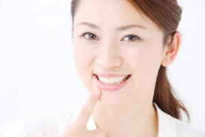 成人蛀牙率高达87%!蛀牙怎么办?为何抽神经?假牙材质、制作流程牙医图解说明