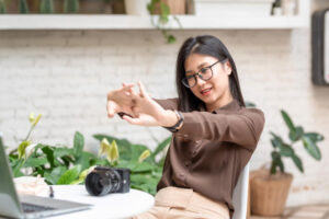 脊椎侧弯骨盆歪斜，连带肩颈僵硬、腰酸背痛又便秘！白雁教3分钟扭转“崩坏体态”