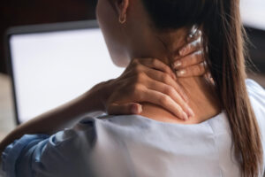 肩颈僵硬酸痛，热敷也没用？白雁教3分钟疏通气血，消除“淋巴气结”、酸痛退散