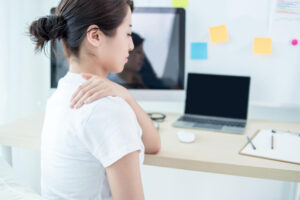 肩颈酸痛，引发“内分泌失调”等16种大小问题！白雁推3分钟保养肩关节、解除痛感