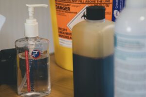 新冠肺炎》酒精、漂白水、异丙醇抗病毒正确使用法！环境防疫“这样”消毒杀菌…一定可以减少感染源