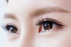 新冠肺炎》小心病毒从“眼”入侵！眼睛红肿，是结膜炎还是新冠肺炎？