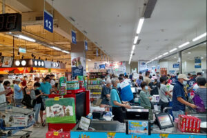 双北三级警戒》本土+181，8县市沦陷、双北重灾164例！陈时中：社区传播扩大