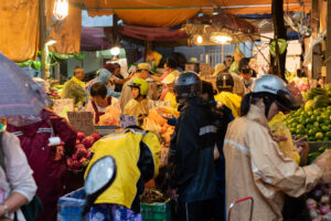 去菜市场怎么避免染疫？谭敦慈：别用塑胶袋！选“纸箱”装食材，再加3动作更安心