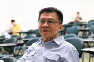 6天死亡44人》疫苗买不到还是不愿买？前立委沈富雄揭“疫苗真相”：辉瑞20条线被回绝