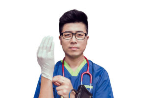 疫情报表上的，不是数字是家人！我想告诉护理师妈妈：这场战役，我永远记得你的身份