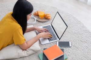 三级警戒延长,内地台湾停课至6/14!家长哀嚎,专家给4个字、度过百年一遇难关