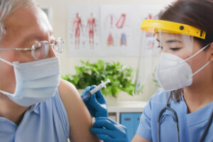 TW5万人打疫苗后发现,AZ莫德纳最大副作用“是它”!极常见不舒服还有这10种