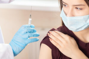 新冠疫苗残剂怎么预约?要居住地或户籍地?一次弄懂22县市“残剂登记”接种规则