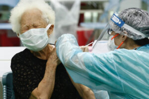 Delta变种病毒超毒,擦肩而过“14秒”就感染!专家:这2款疫苗保护力逾9成