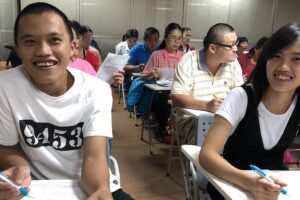 把爱传下去!“一碗面的故事”姊弟投入长照