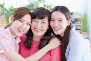 万能妈妈突倒下,精彩老后顿成黑白…姊妹两地连线找解方:让我们来当“支柱的支柱”