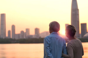 妻帕金森氏症、夫又突中风，老老相伴低压笼罩！寻找奥援再出发，往风光明媚之路前进