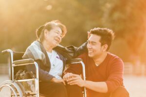 母亲第二次中风后，重新找回自己的人生不容易！中年后想过得快乐，一定要牢记2件事