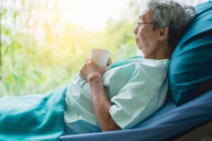 “爸的最后一刻身上好干净，没有鼻胃管、没有尿管…”安宁医师的人生课程