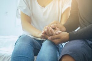 家属希望隐瞒病情、抢救到底…医师：如果要让病人苦不堪言，医护就没有存在的必要性