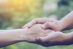 不愿临终受苦，他们签下预立医疗决定！提早安排，是给自己和家人最好的礼物