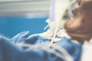 “请帮我拔管，因为，我爱你……”安宁病房教我的事