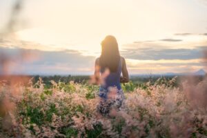 把握有限人生，陪伴挚爱亲友！中年之后我们开始不断告别…但最后，我们仍会重逢、相聚相爱！