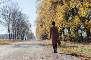 临终老师们最后一哩路，不是怕死亡、是拥抱无罣碍祝福：有人在我身边，让我安心远行