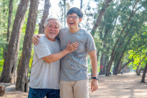 等我老了，把我送养老院吧！父对儿告白：就想着你有事业、结婚，我和你妈安心养老