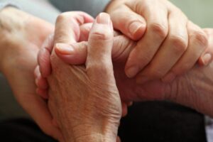 “我不要插满管线躺着！”癌末妈心愿儿照办：人生最后一课，她教会我如何过好生活