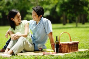 夫妻关系,总有一个会提早说再见!当下努力不是为了未来快乐,我们要的是享受现在