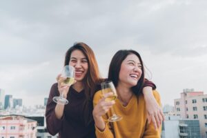 中年后,我选择和“这样”的人来往!人际关系变简单,保持“最舒适的距离”