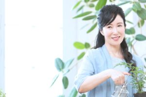 50岁魅力是令人想留在身边!建立“好感”有这些方法,和你聊天是最棒的事