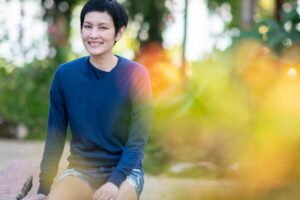 脸上有点皱纹的女人很美丽!50岁做让人放松的人,大家都喜欢跟你在一起