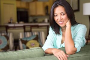 不必在意别人怎么看自己!气质是“不过度谦卑”,优雅女性选择“这样做”