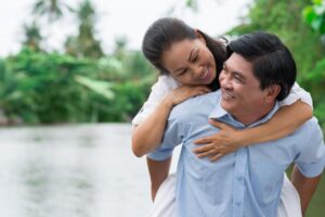 人生最后的放手一搏,熟龄也有叛逆期!1个故事告诉你,黄昏之恋不简单