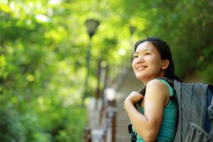 世界上没有解决不了的困难?人要活得不怕挫折,难过时先做“这件事”,心甘情愿更能满足!