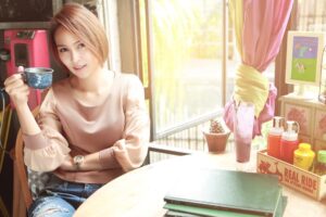 中年后活得美丽自信,朋友得好好挑选,那些不适合的人,绝交也不可惜