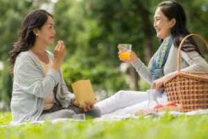 中年后，人际关系也要断舍离！有些人要放手，真正的朋友舍不得你受伤