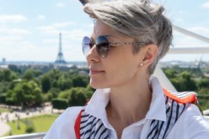 为什么法国女人,总是如此优雅、不费力?忠于自己,无论几岁都能美丽自信