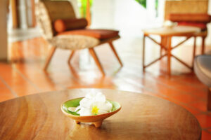 断舍离都免了！中年后与“旧物”一起继续往前，第二人生充满生趣、更有精神