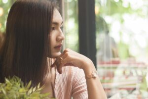 拿掉妈妈、太太身分，我是谁？中年后要慢慢放下，在爱人和自爱间找回人生平衡点