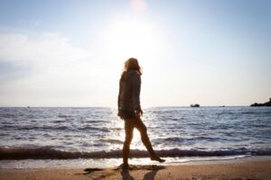 每个人,都有脆弱被击倒的时候!存抱2心念,就算当下脆弱,也能让未来的自己更坚强