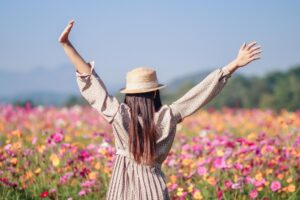 先爱自己，才有人爱你！无论单身或有伴，面对人生风雨、不给人添烦，才能真正被爱