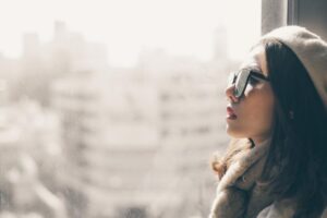 中年后,偶尔的孤单不被理解?4个练习认识自己、走出自己的情绪牢笼