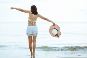 人生不会无止境下坠，有一天它会触底反弹！秉持这信念前进，也不至于感到那么无力