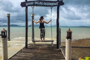 上班就是演戏，下了戏才是你的人生！你需要睡一觉、对自己好一点，一鼓作气往前走