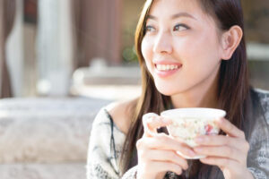 人活着，本就不易，还是多取悦自己一点！中年后为自己而活，才是最真实的你